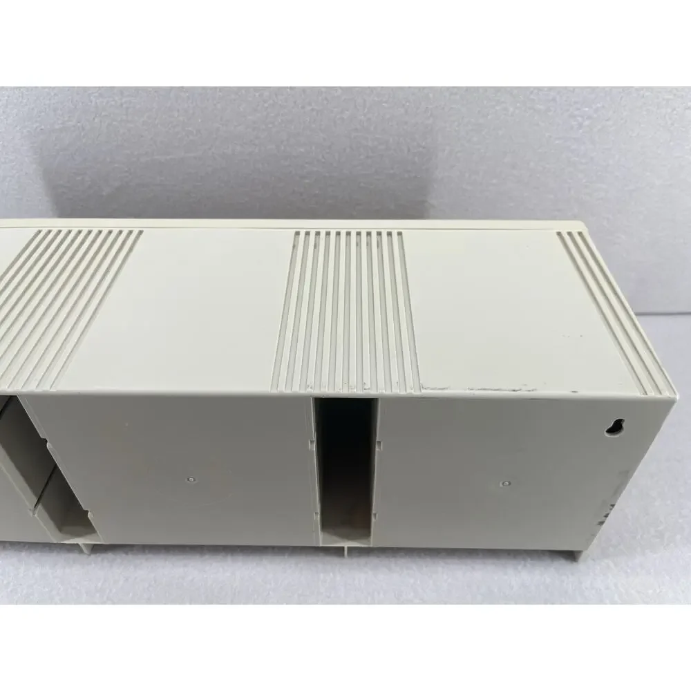 VTG Case Logic 30 Disc Wall Mount CD Storage Rack Beige Plastic Organizer